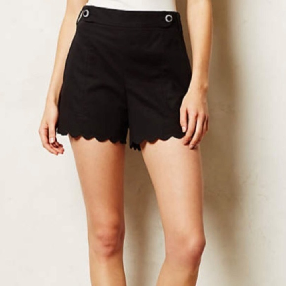 Cartonnier scalloped sailor shorts NWOT